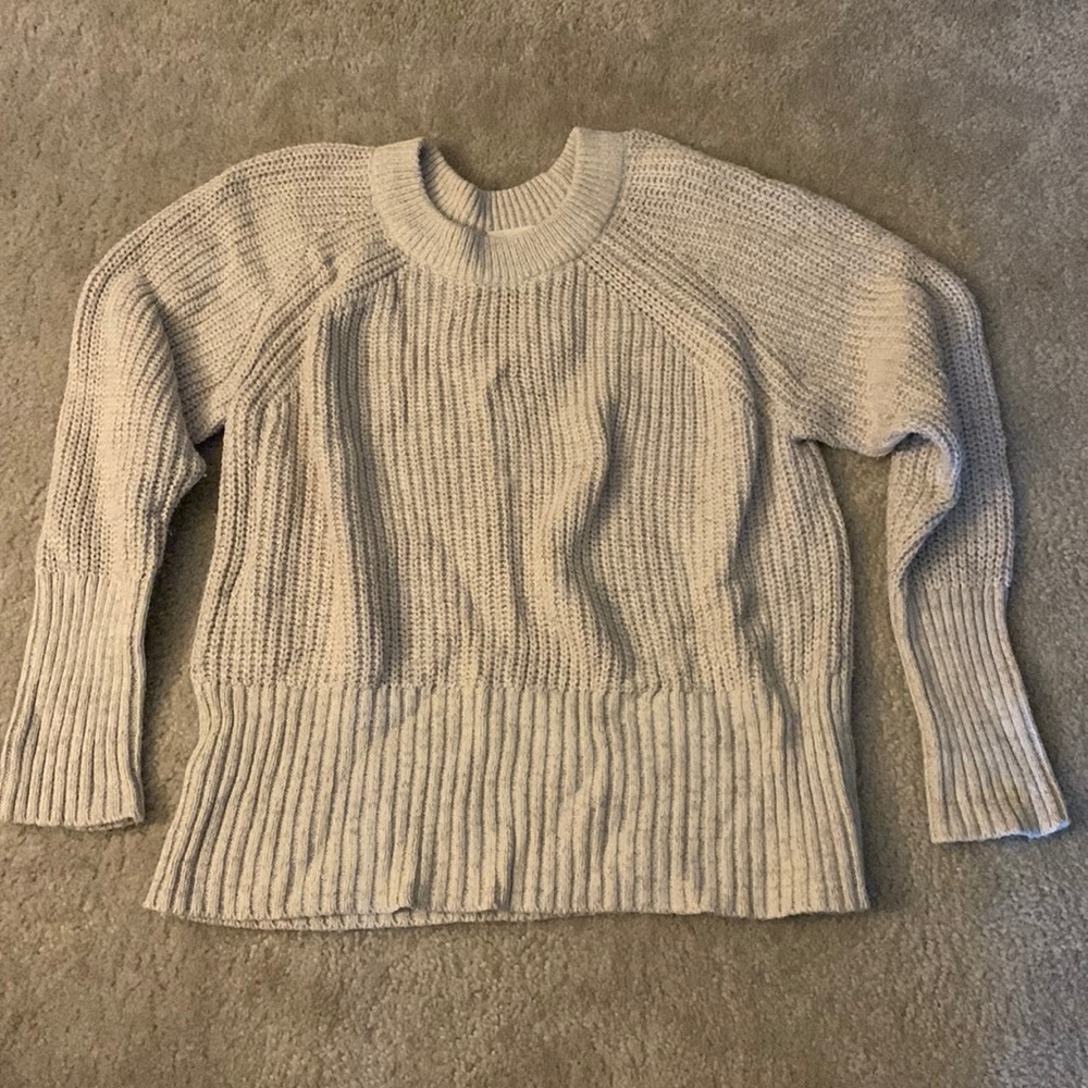 Cream Universal Threads chunky sweater